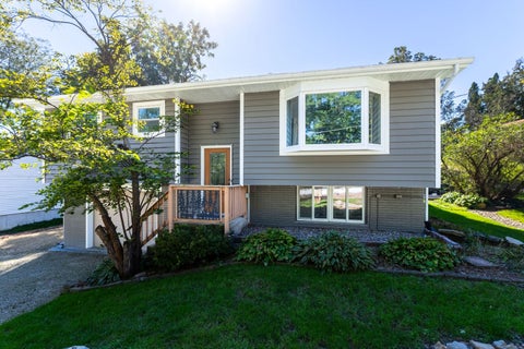 Photo of 204 Chestnut Street, LeClaire, IA 52753 (MLS # 12778767)