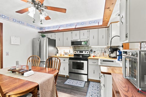 Tiny photo for 204 Chestnut Street, LeClaire, IA 52753 (MLS # 12778767)
