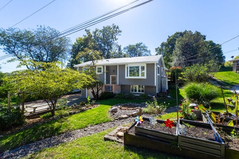 Tiny photo for 204 Chestnut Street, LeClaire, IA 52753 (MLS # 12778767)