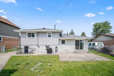 Tiny photo for 10403 Barnard Drive, Chicago Ridge, IL 60415 (MLS # 12656351)