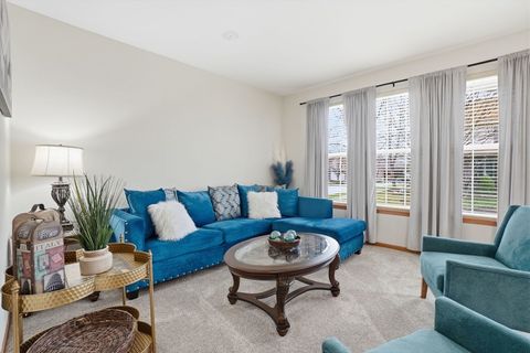 Tiny photo for 16122 Seneca Lake Circle, Crest Hill, IL 60403 (MLS # 12607275)