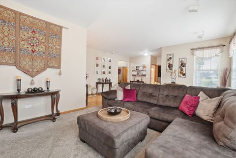 Tiny photo for 16122 Seneca Lake Circle, Crest Hill, IL 60403 (MLS # 12607275)