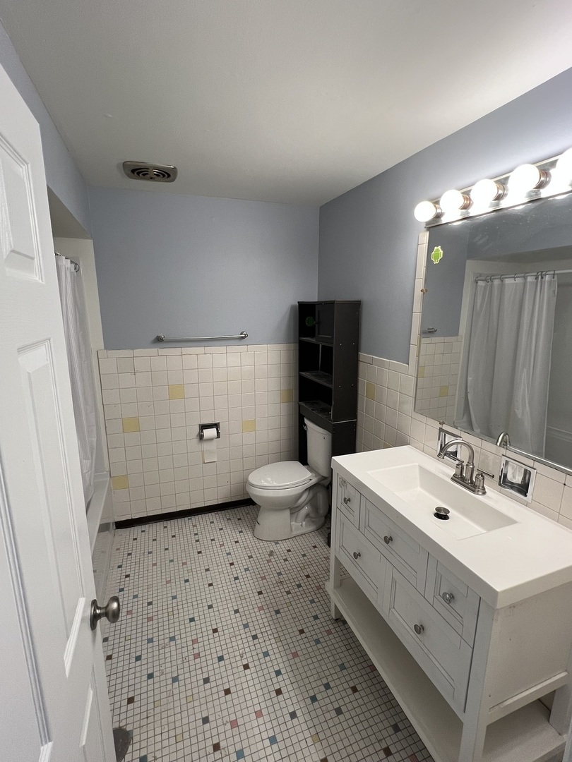 10741 S Pulaski Road 1C