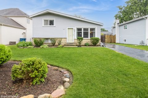 566 W BABCOCK Avenue Elmhurst IL 60126