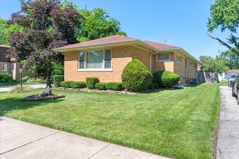 Tiny photo for 418 East End Avenue, Hillside, IL 60162 (MLS # 12685970)
