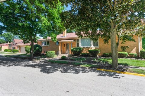 Tiny photo for 418 East End Avenue, Hillside, IL 60162 (MLS # 12685970)