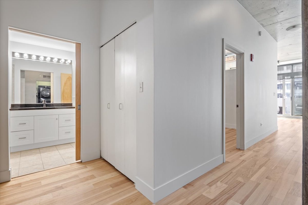 1720 S Michigan Avenue 805