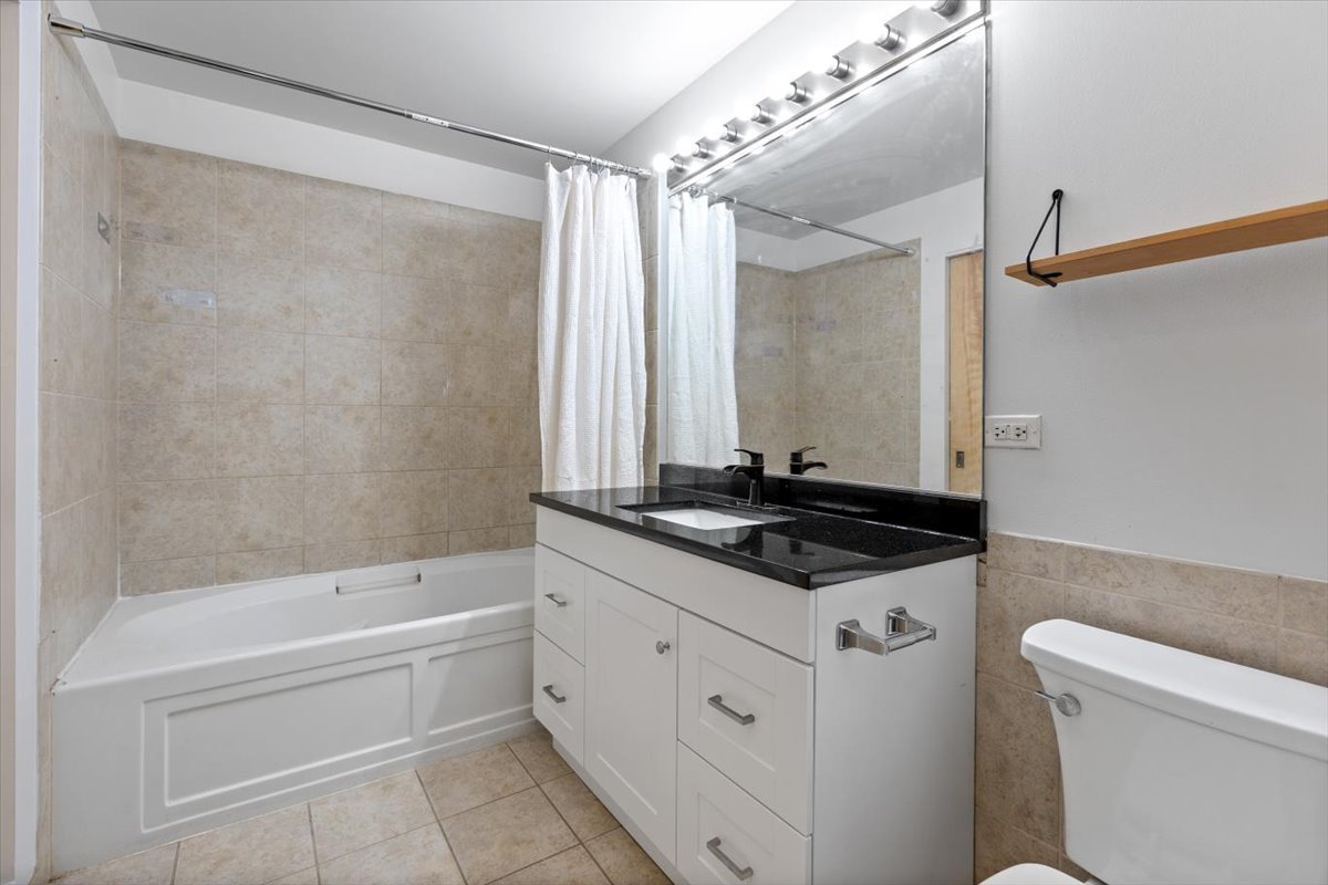 1720 S Michigan Avenue 805