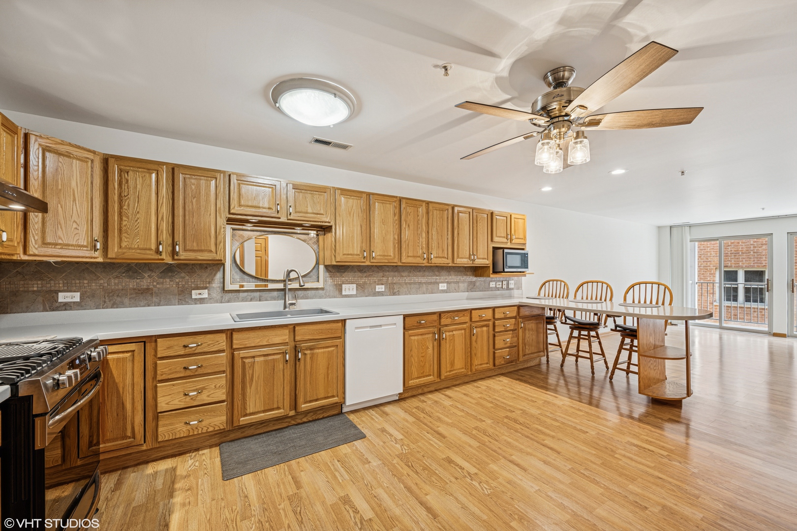 27 E Hattendorf Avenue 213