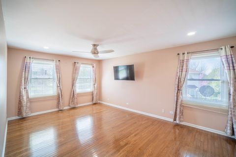 Tiny photo for 465 Thacker Court, Schaumburg, IL 60173 (MLS # 12627239)