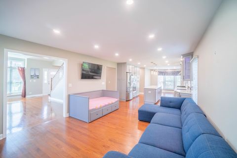 Tiny photo for 465 Thacker Court, Schaumburg, IL 60173 (MLS # 12627239)