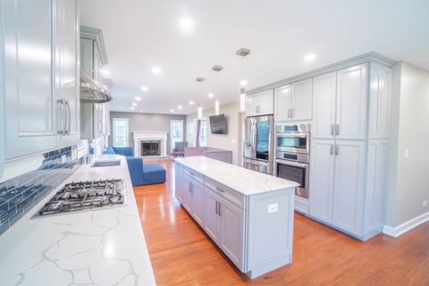 Tiny photo for 465 Thacker Court, Schaumburg, IL 60173 (MLS # 12627239)