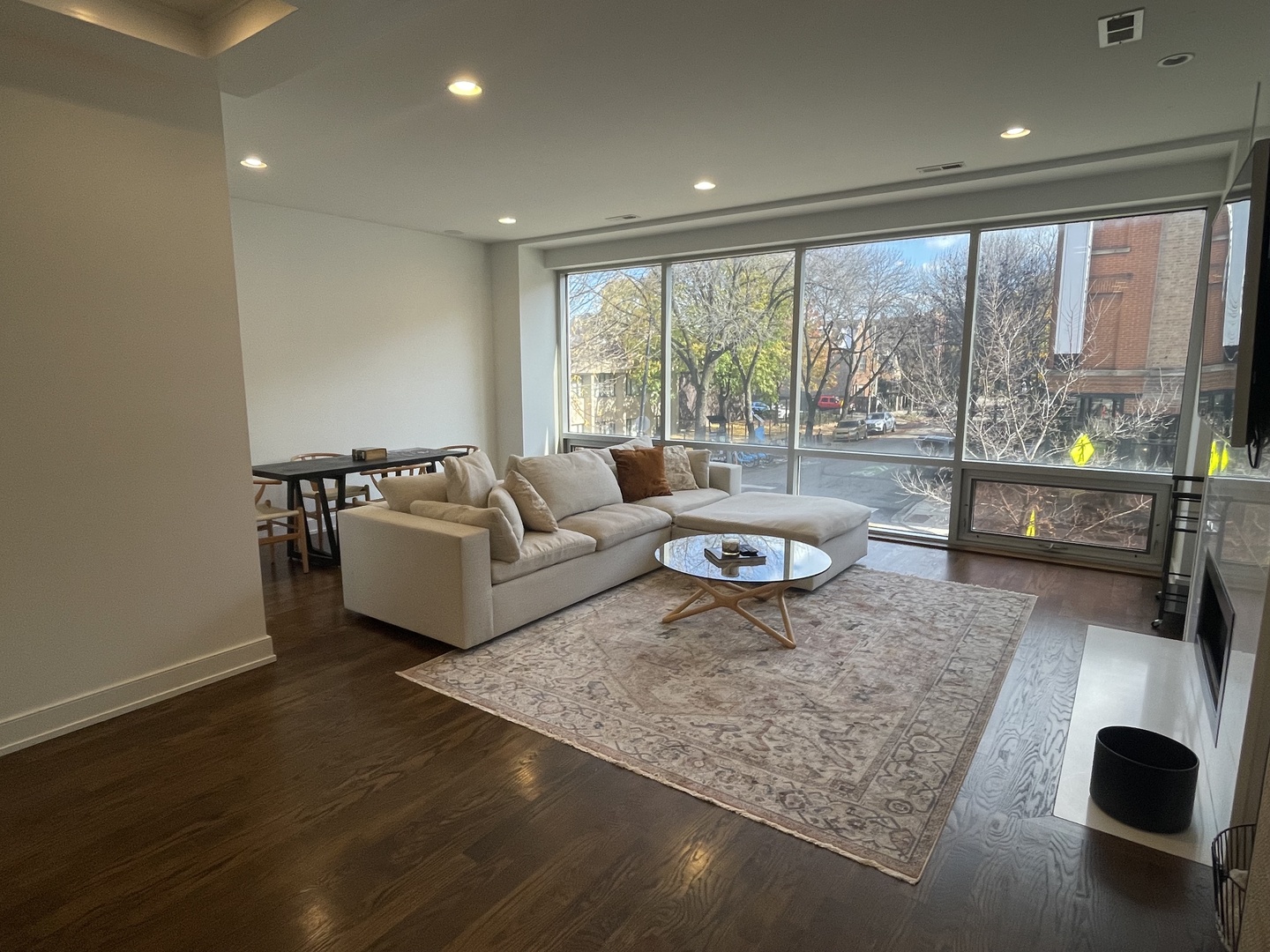 1870 N DAMEN Avenue 2