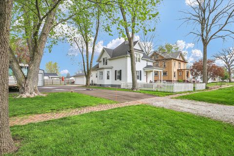 Tiny photo for 719 E Allen Street, Farmer City, IL 61842 (MLS # 12613555)