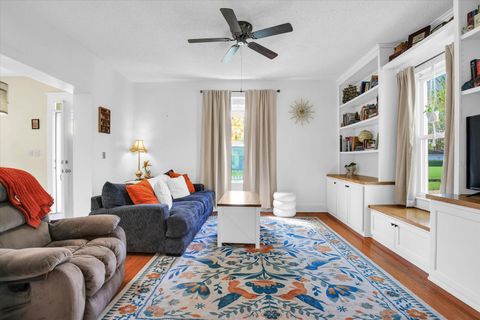 Tiny photo for 719 E Allen Street, Farmer City, IL 61842 (MLS # 12613555)