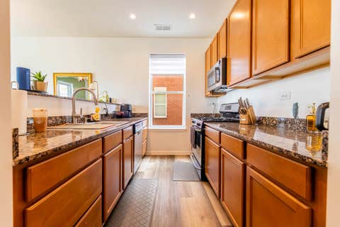 Tiny photo for 17 W 35th Street #304, Chicago, IL 60616 (MLS # 12738459)