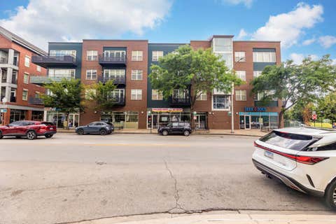 Tiny photo for 17 W 35th Street #304, Chicago, IL 60616 (MLS # 12738459)