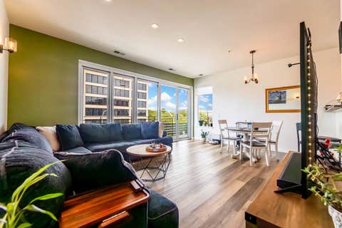 Tiny photo for 17 W 35th Street #304, Chicago, IL 60616 (MLS # 12738459)