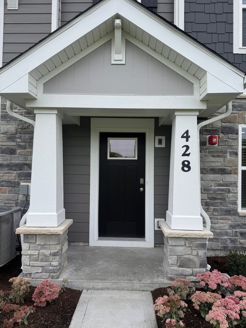 428 Lakeshore Court 428