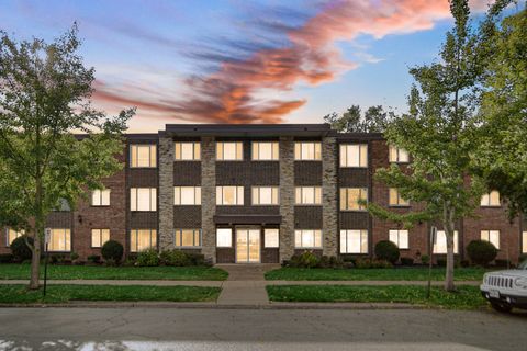 Tiny photo for 10210 Washington Avenue #311, Oak Lawn, IL 60453 (MLS # 12393144)