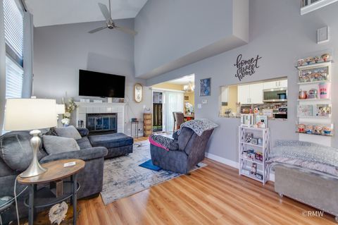 Tiny photo for 324 Juniper Circle, Streamwood, IL 60107 (MLS # 12465816)