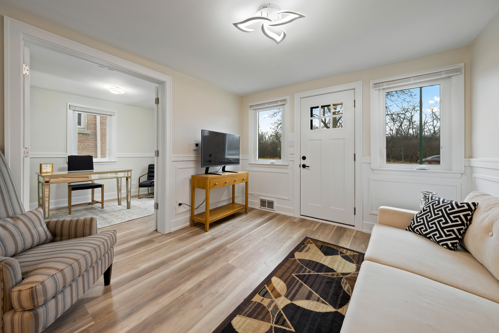 3909 N cumberland Avenue