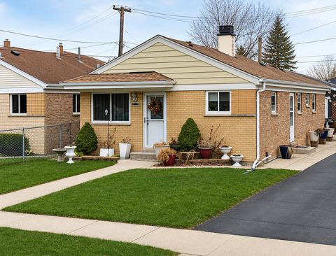 Tiny photo for 7848 Meade Avenue, Burbank, IL 60459 (MLS # 12585920)