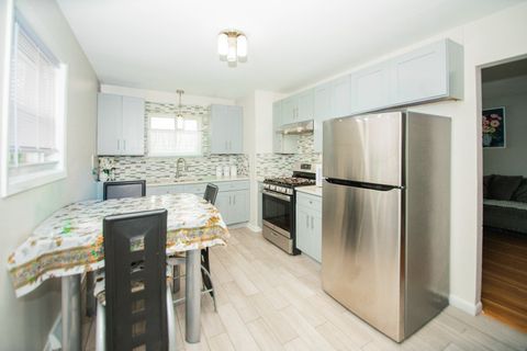 Tiny photo for 7848 Meade Avenue, Burbank, IL 60459 (MLS # 12585920)