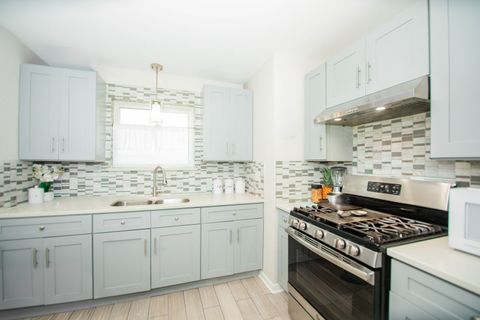 Tiny photo for 7848 Meade Avenue, Burbank, IL 60459 (MLS # 12585920)