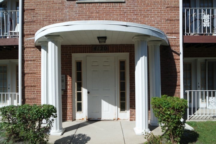 4120 Williamsburg Court 302
