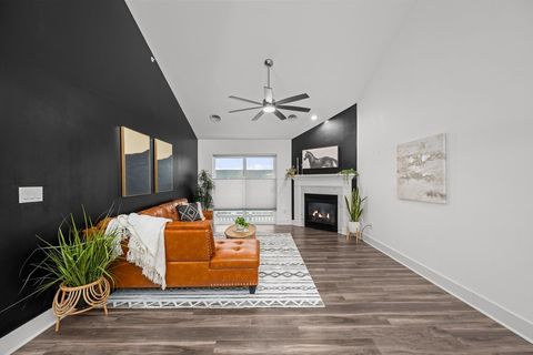 Tiny photo for 3043 Shanes Way #3043, Bettendorf, IA 52722 (MLS # 12585480)