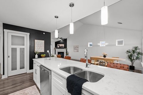 Tiny photo for 3043 Shanes Way #3043, Bettendorf, IA 52722 (MLS # 12585480)