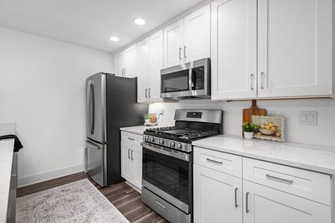 Tiny photo for 3043 Shanes Way #3043, Bettendorf, IA 52722 (MLS # 12585480)