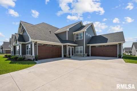Tiny photo for 3043 Shanes Way #3043, Bettendorf, IA 52722 (MLS # 12585480)