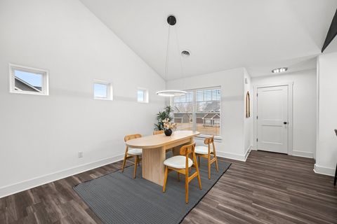 Tiny photo for 3043 Shanes Way #3043, Bettendorf, IA 52722 (MLS # 12585480)