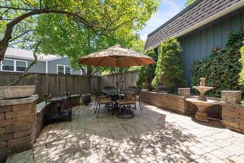 Tiny photo for 805 NW Holcomb Drive, Mundelein, IL 60060 (MLS # 12653747)