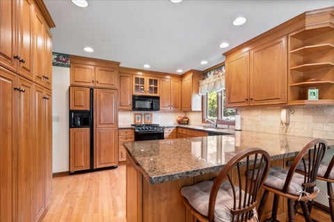 Tiny photo for 805 NW Holcomb Drive, Mundelein, IL 60060 (MLS # 12653747)