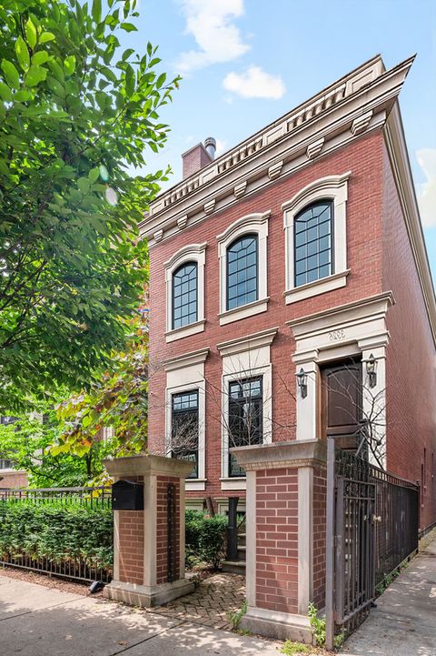 3926 N GREENVIEW Avenue Chicago IL 60613