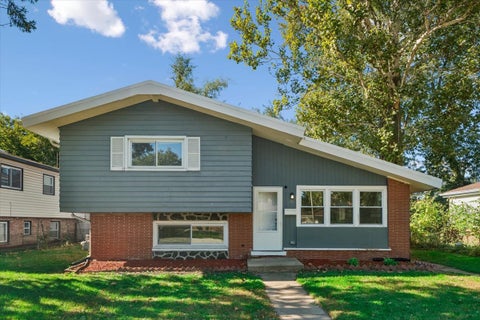Photo of 15218 Hastings Drive, Dolton, IL 60419 (MLS # 12792375)