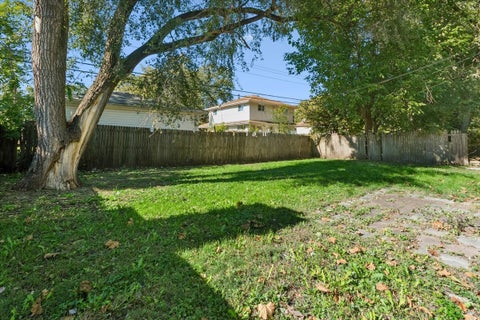 Tiny photo for 15218 Hastings Drive, Dolton, IL 60419 (MLS # 12792375)