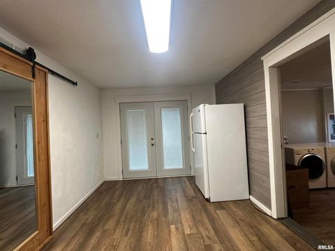 Tiny photo for 1206 W Chautauqua Street, Carbondale, IL 62901 (MLS # EB460671)