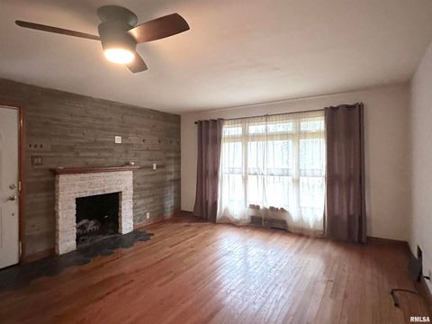 Tiny photo for 1206 W Chautauqua Street, Carbondale, IL 62901 (MLS # EB460671)