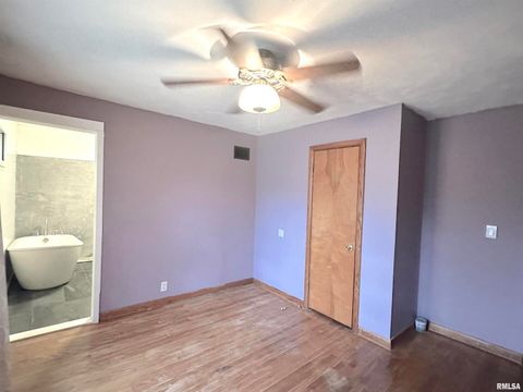 Tiny photo for 1206 W Chautauqua Street, Carbondale, IL 62901 (MLS # EB460671)