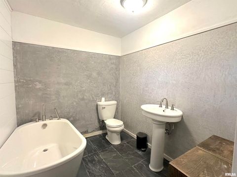 Tiny photo for 1206 W Chautauqua Street, Carbondale, IL 62901 (MLS # EB460671)