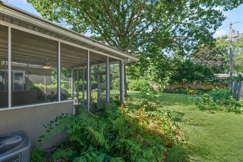 Tiny photo for 809 S Victor Street, Champaign, IL 61821 (MLS # 12455053)