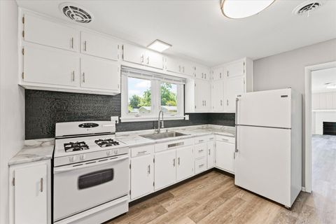 Tiny photo for 809 S Victor Street, Champaign, IL 61821 (MLS # 12455053)