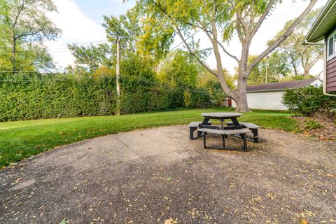 Tiny photo for 701 Thomas Court, Mundelein, IL 60060 (MLS # 12505885)