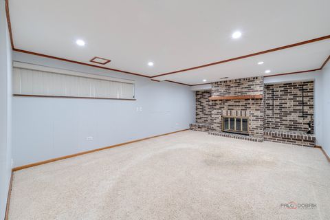 Tiny photo for 701 Thomas Court, Mundelein, IL 60060 (MLS # 12505885)