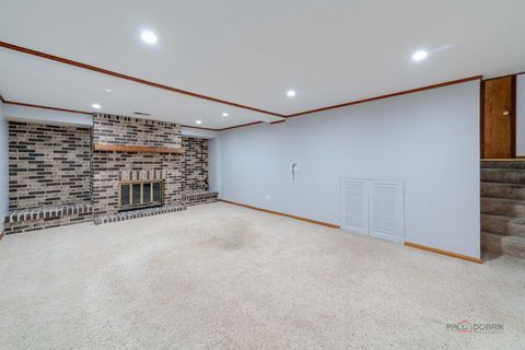 Tiny photo for 701 Thomas Court, Mundelein, IL 60060 (MLS # 12505885)