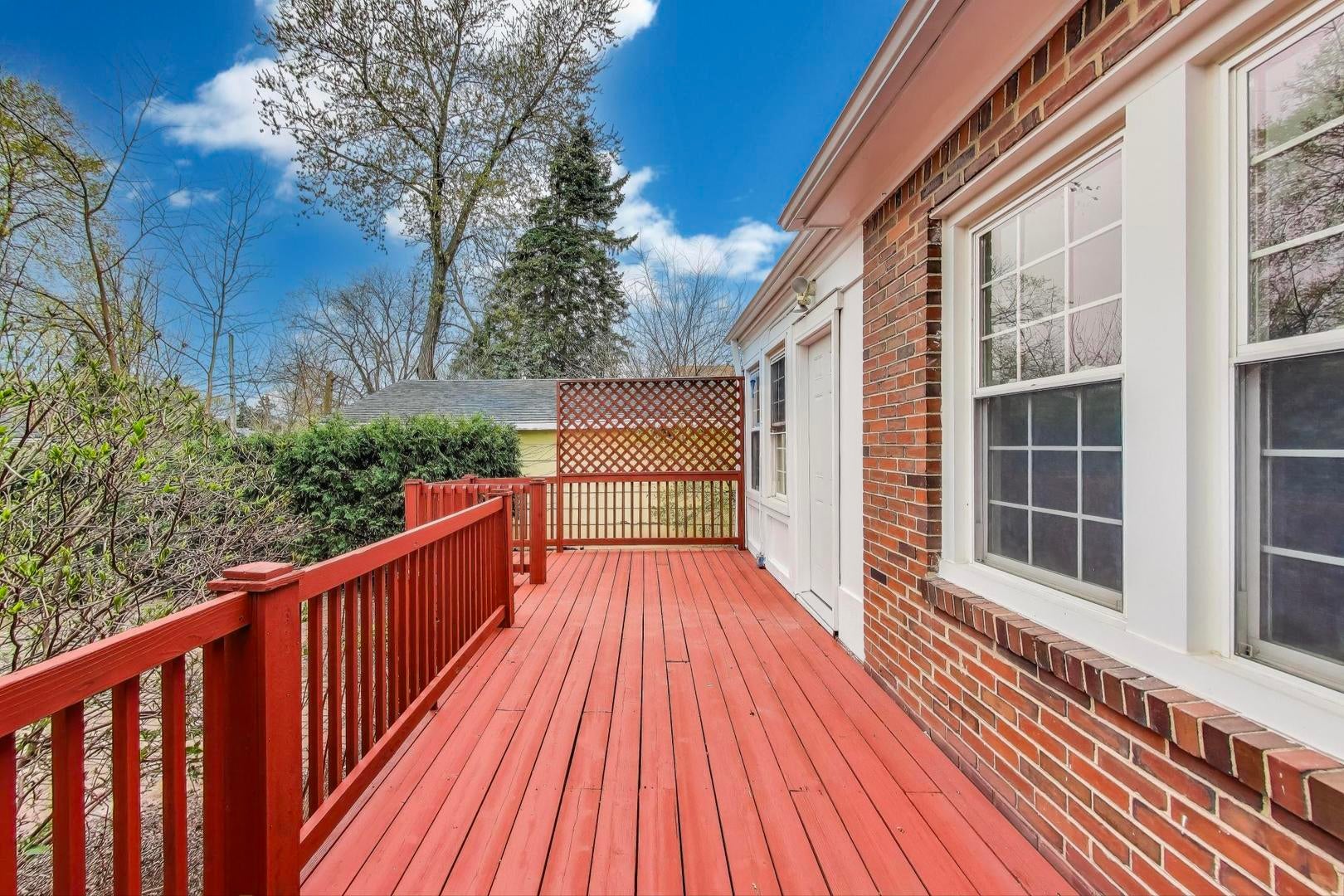 3 S Calumet Avenue